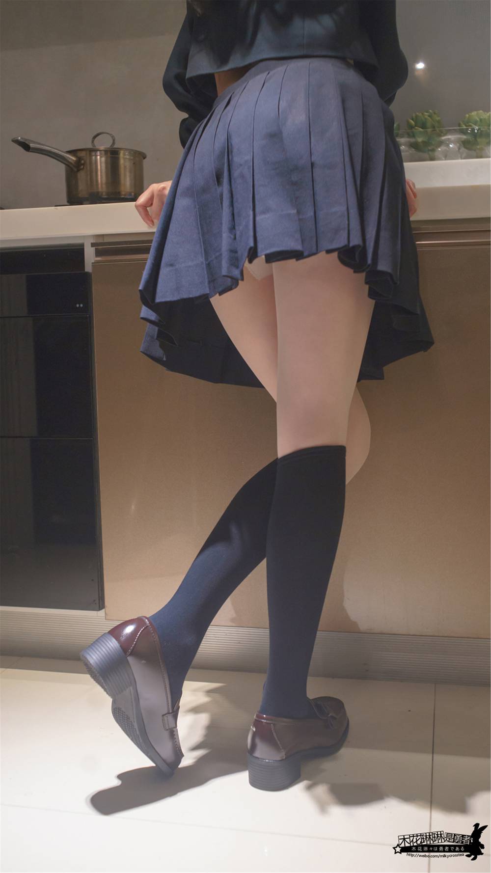 图片[2]-网红Coser@木花琳琳是勇者 沙皇炸弹 Vol.2 在线浏览-萌味圈