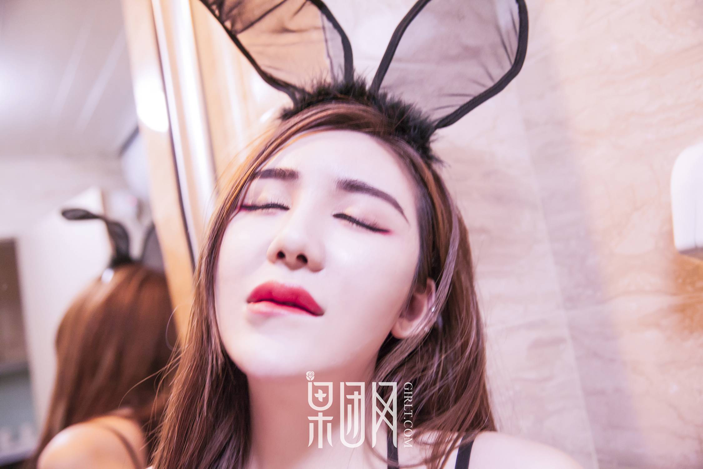 图片[2]-[Girlt果团网]2017.06.22 NO.019 周晓唯 兔女郎真空上阵眼神迷离惹人遐思 [37P]-萌味圈