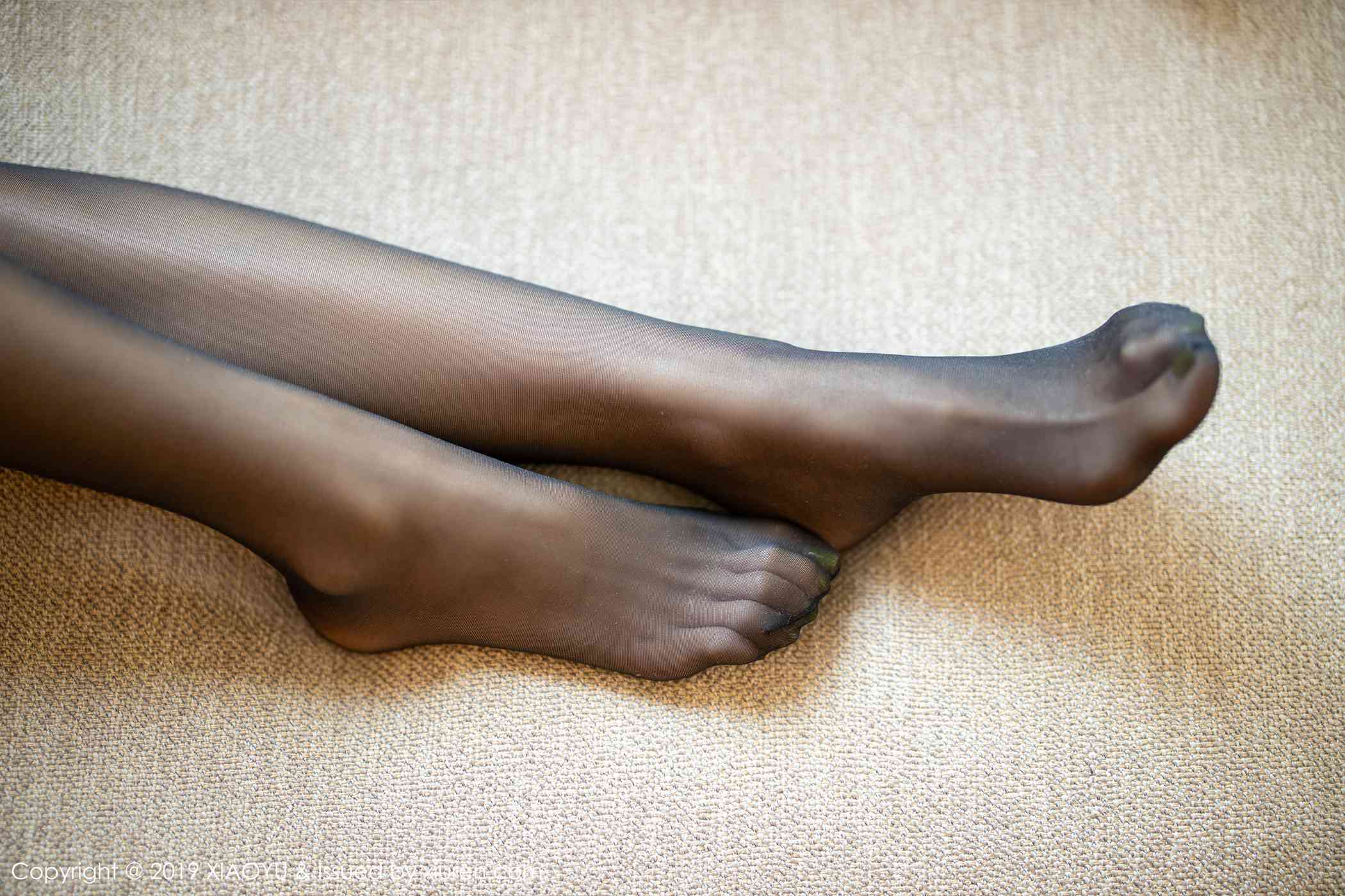 图片[2]-[XIAOYU语画界]YU20191127VOL0202 2019.11.27 VOL.202 黑丝曼妙多姿的身段下美腿笔直秀美 Carry[87+1P]-萌味圈