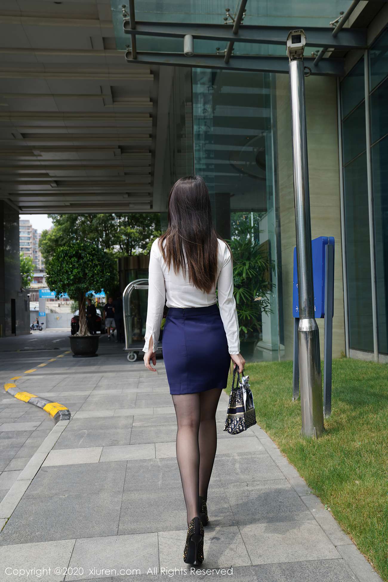 图片[2]-[XIUREN绣人网] 2020.08.13 No.2437 诗诗kiki [46P]-萌味圈