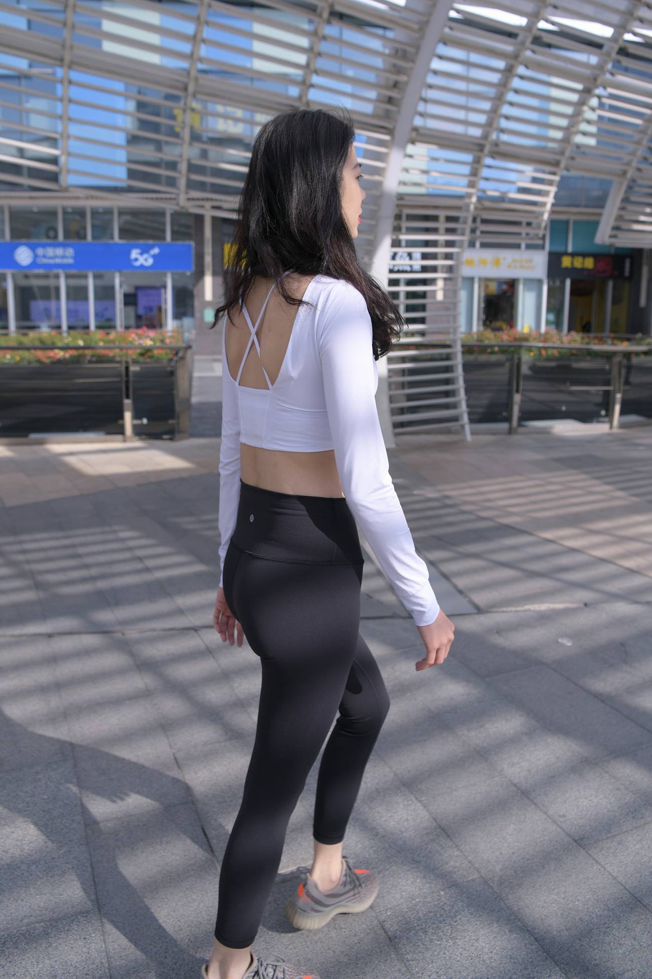 图片[2]-唯美街拍 NO.363 很有味道的性感小姐姐（三） [80P]-萌味圈