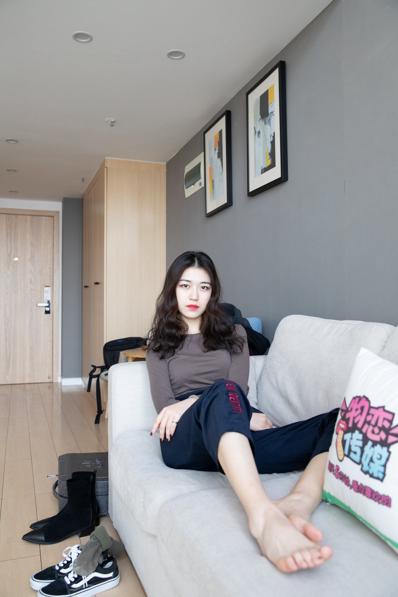 图片[2]-[物恋传媒] NO.099 佳琪-可御可萌-浪漫红唇的温柔 [149P]-萌味圈