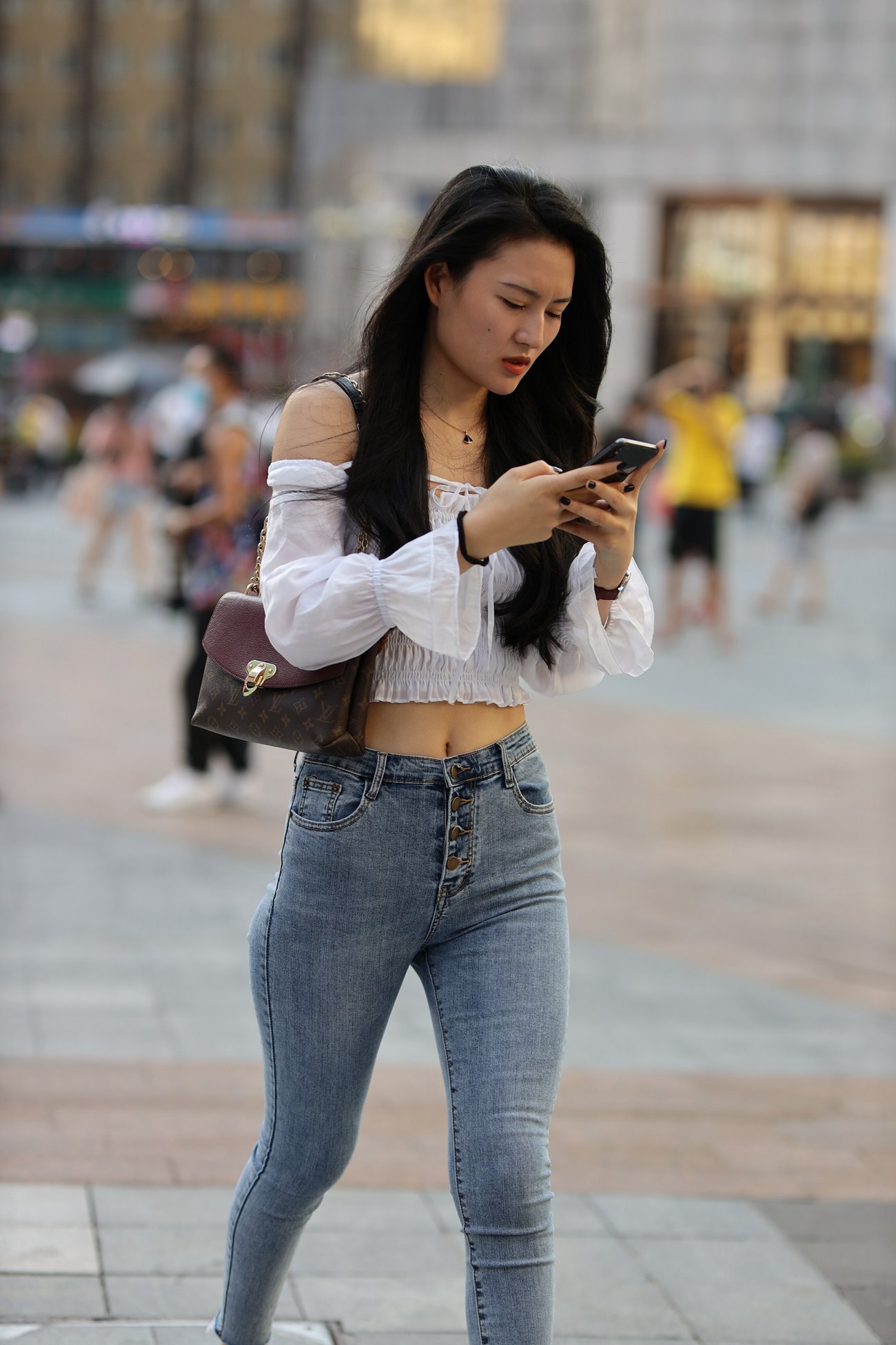 图片[2]-唯美街拍 NO.485 牛仔裤性感少妇 [40P]-萌味圈
