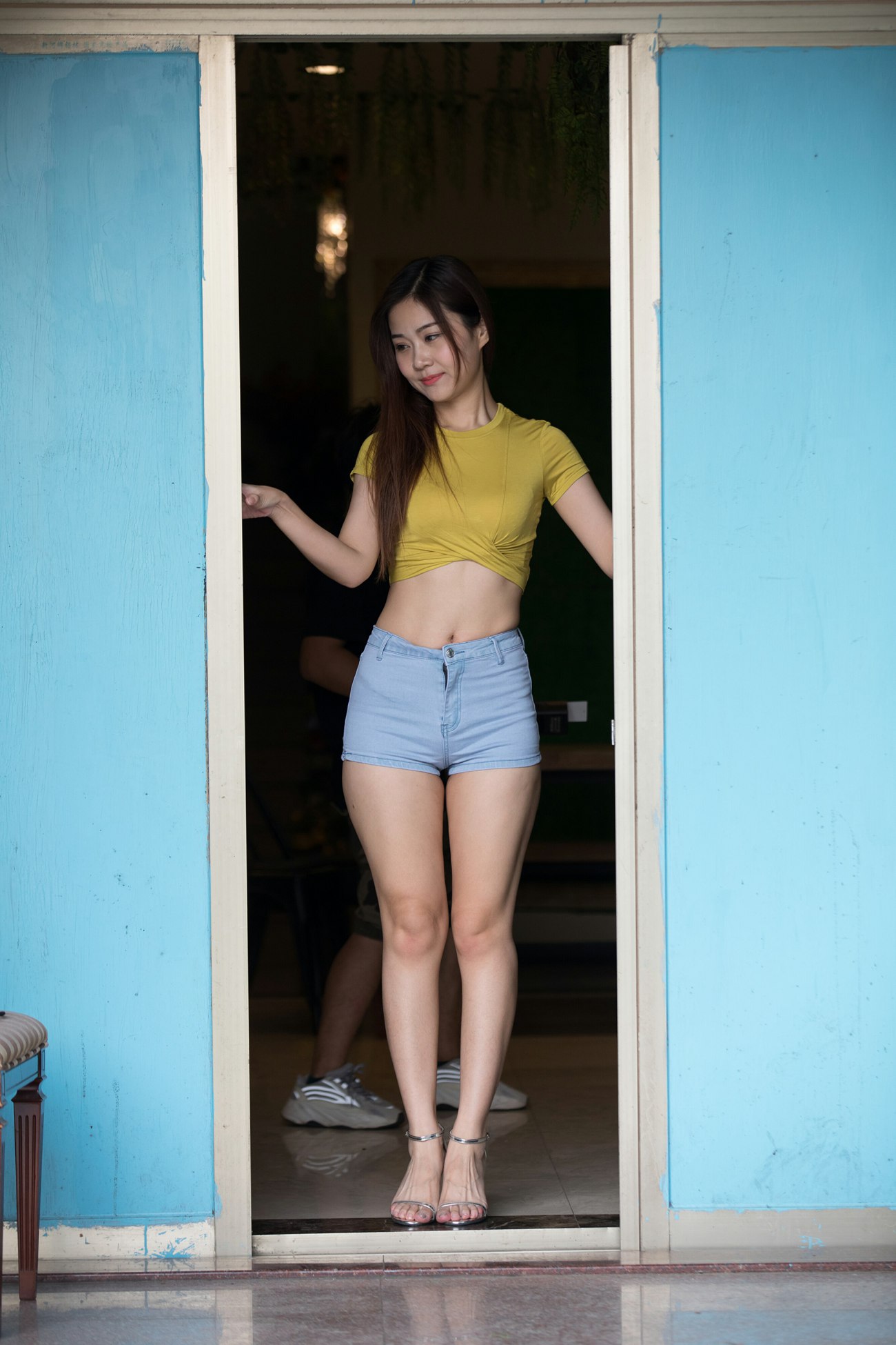 图片[2]-唯美街拍 NO.590 偷偷采花的美少妇（四） [115P]-萌味圈