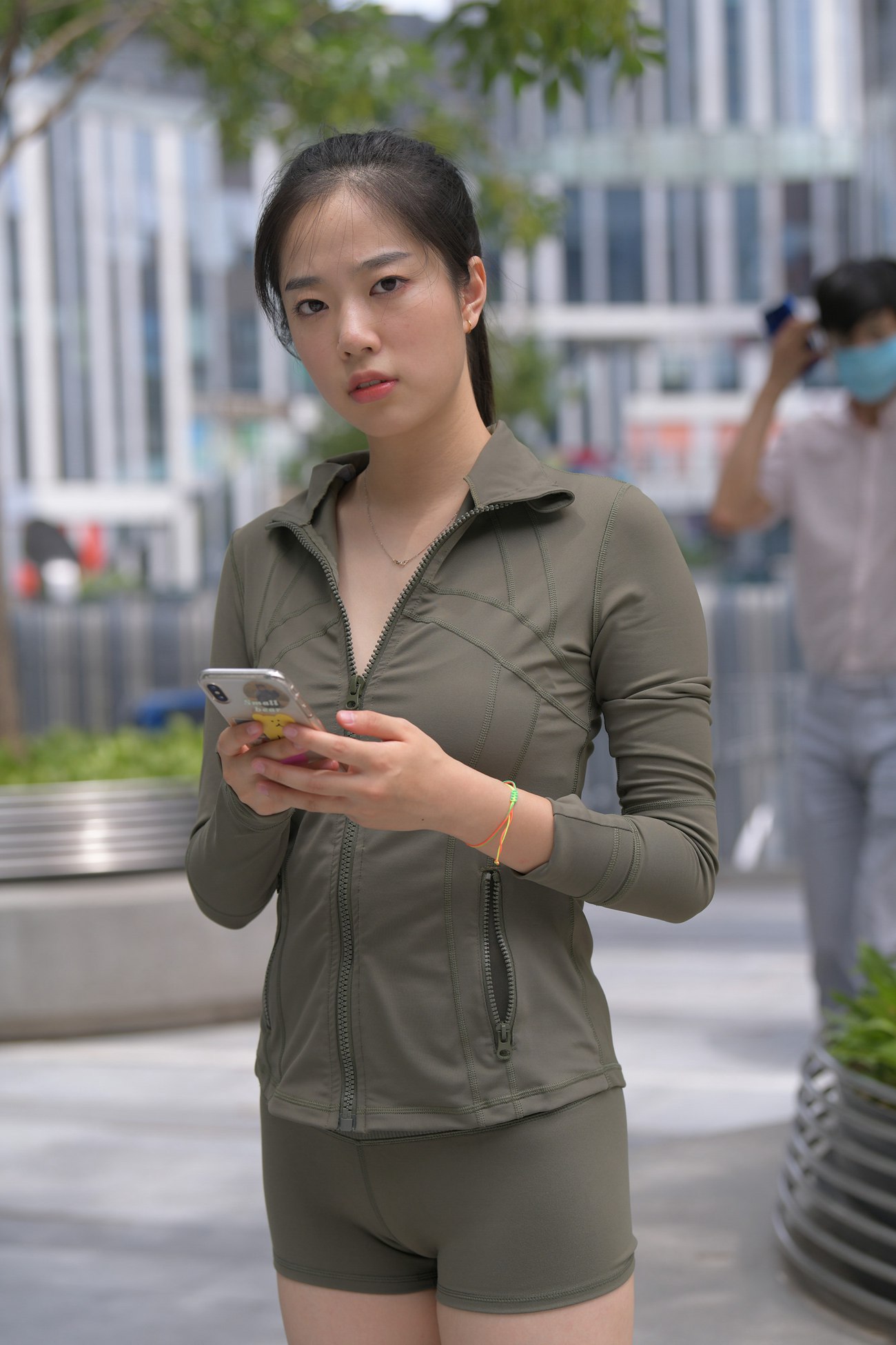 图片[2]-唯美街拍 NO.711 深绿色短裤小姐姐（三） [96P]-萌味圈