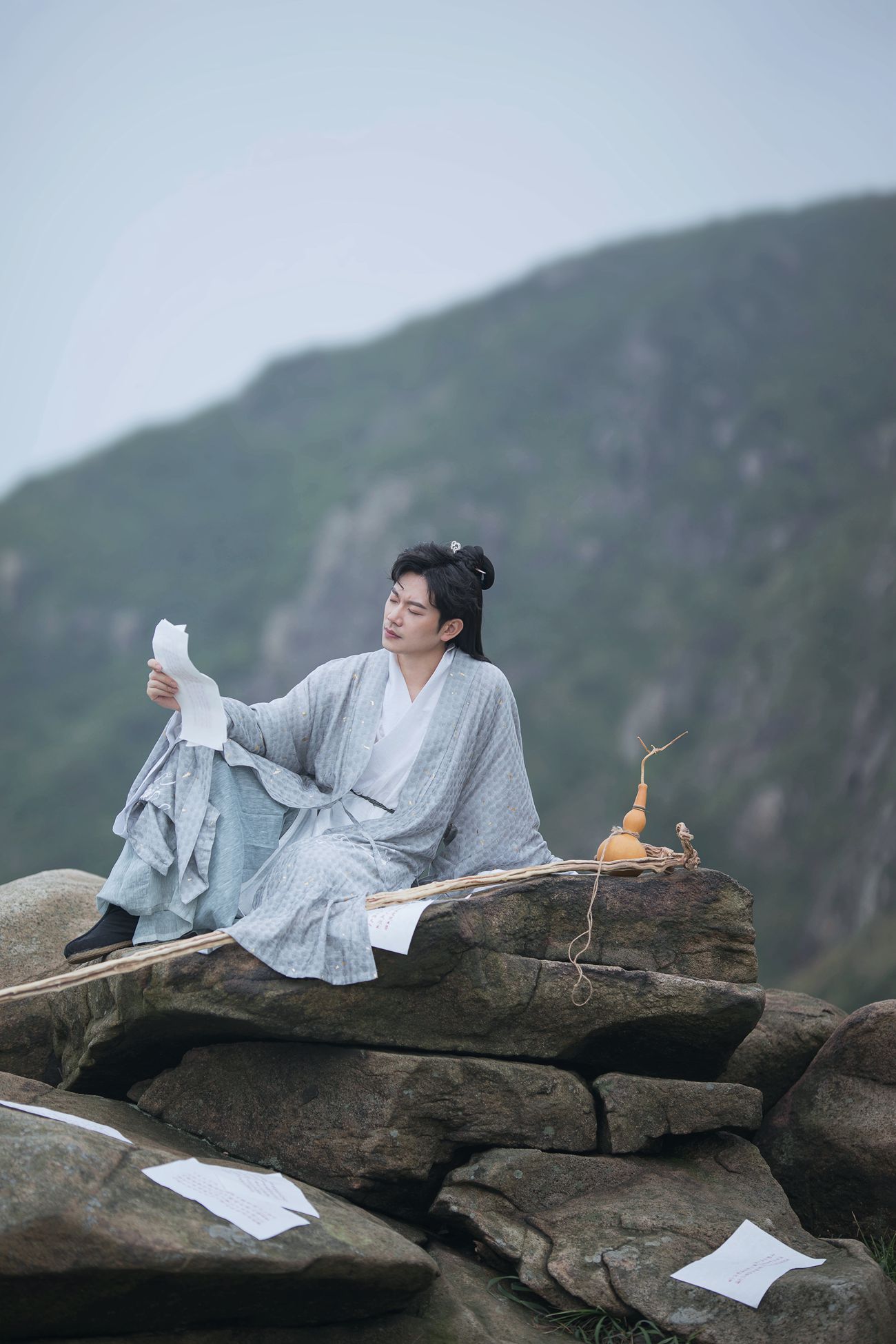 图片[2]-[YITUYU艺图语] 2021.09.16 有所思 五色石南叶 [29P]-萌味圈