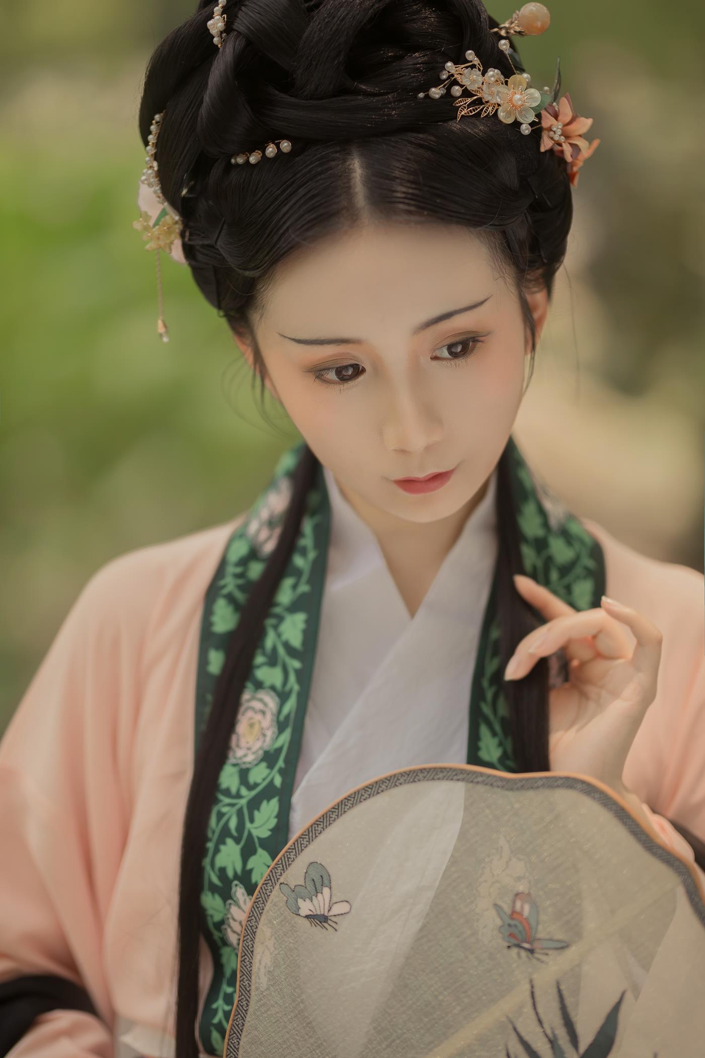 图片[2]-[YITUYU艺图语] 2021.12.23 荷叶罗裙 绿绿子 [21P]-萌味圈