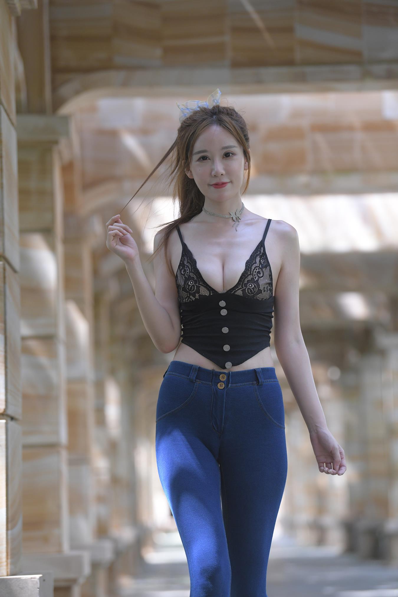图片[2]-唯美街拍 NO.1072 紧身蜜桃裤2 (2) [84P]-萌味圈