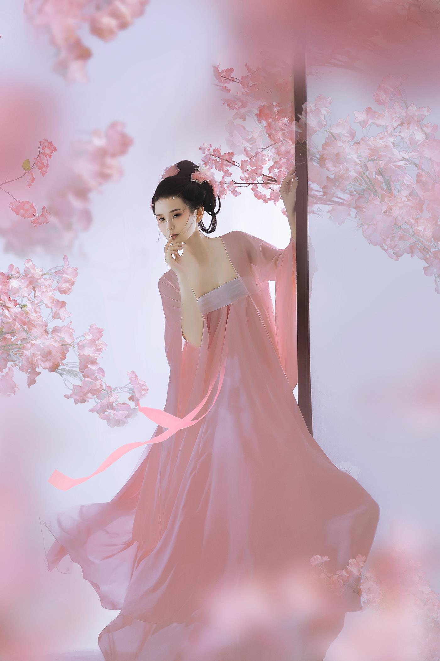 图片[2]-[YITUYU艺图语] 2022.02.24 花自落 欣宝 [22P]-萌味圈
