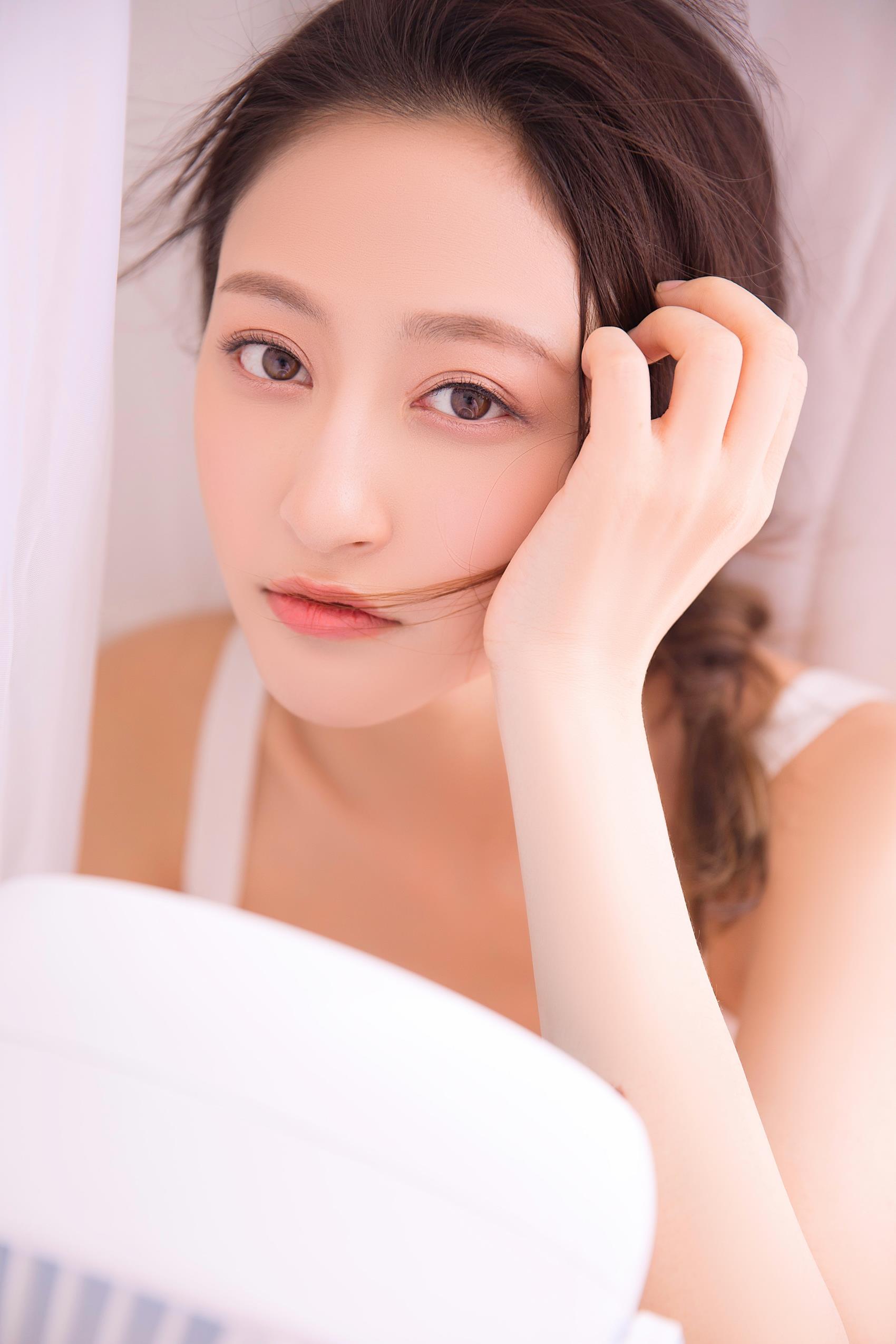 图片[2]-[YALAYI雅拉伊]2023.07.26 NO.1051 眼里花影[24+1P]-萌味圈
