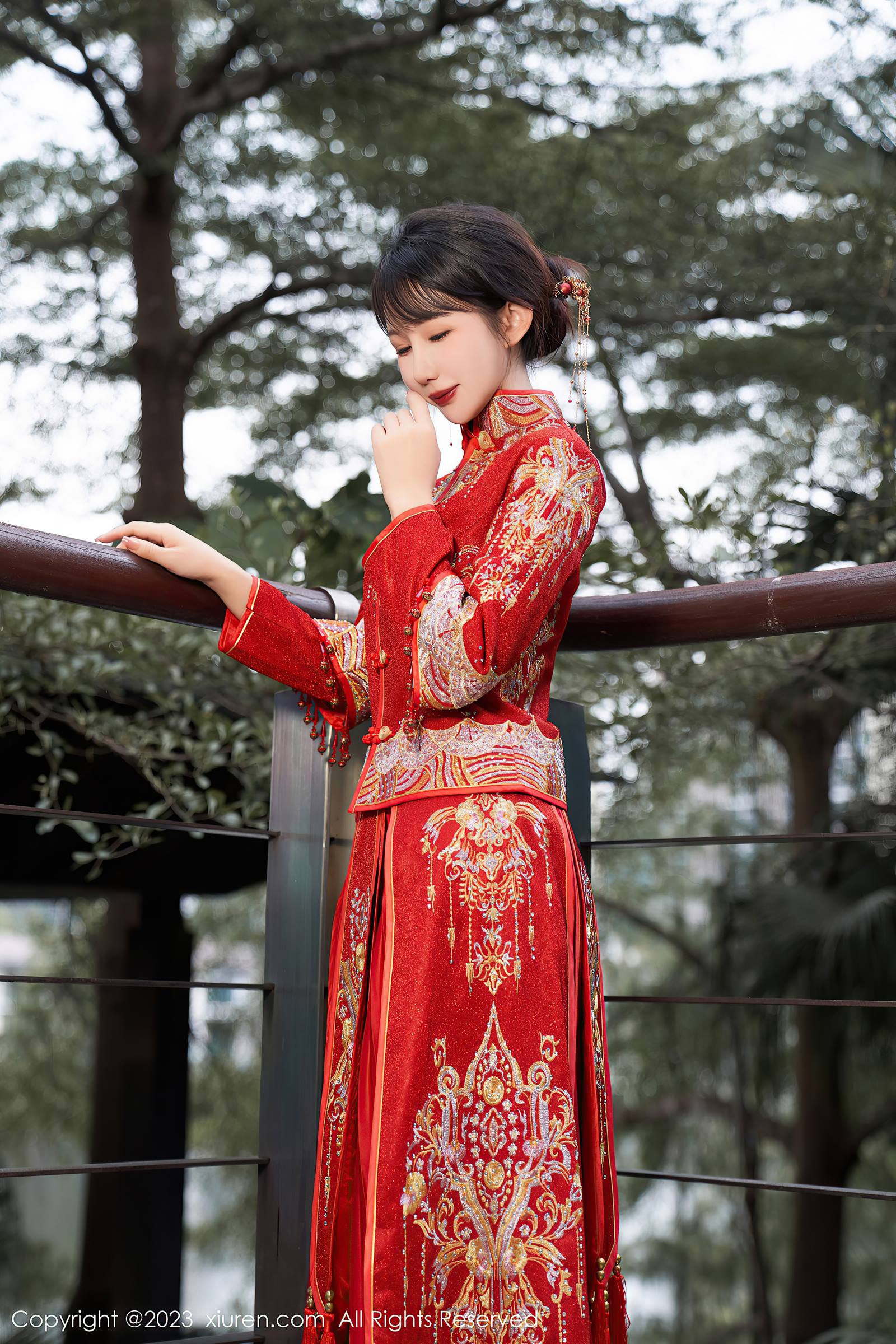 图片[2]-[Xiuren秀人网]2023.11.28 NO.7729 波巧酱 中式秀禾服 [41+1P]-萌味圈