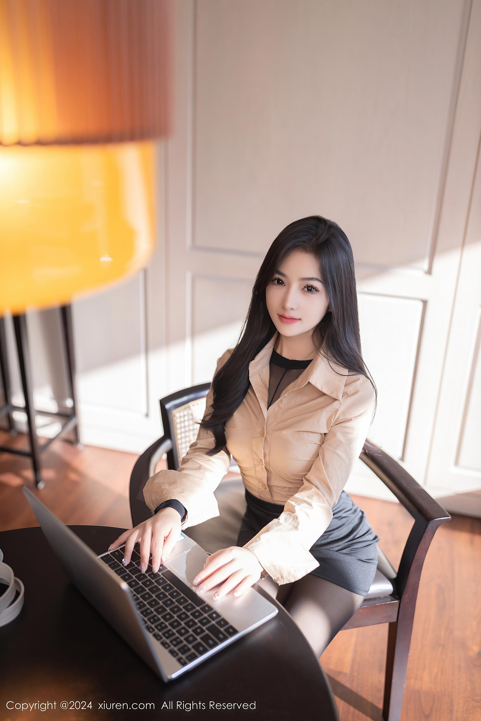 图片[2]-[Xiuren秀人网]2024.07.10 NO.8835 谭小灵[8+1P]-萌味圈