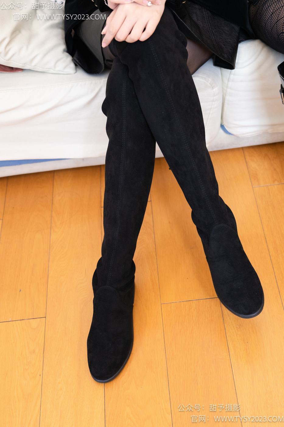 图片[2]-甜予摄影 NO.071 璇璇澜澜-长靴、黑丝、渔网袜、裸足、互相撕破丝袜剧情[172P/2V/11.0GB]-萌味圈