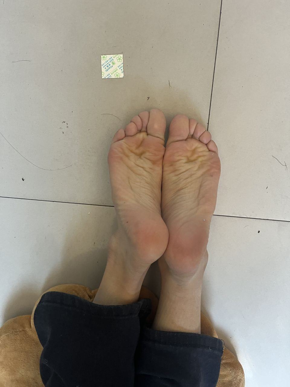 图片[2]-脚模面试脸足同框套路系列-014-16号-168 96 36口腔 舔脚[36P]-萌味圈