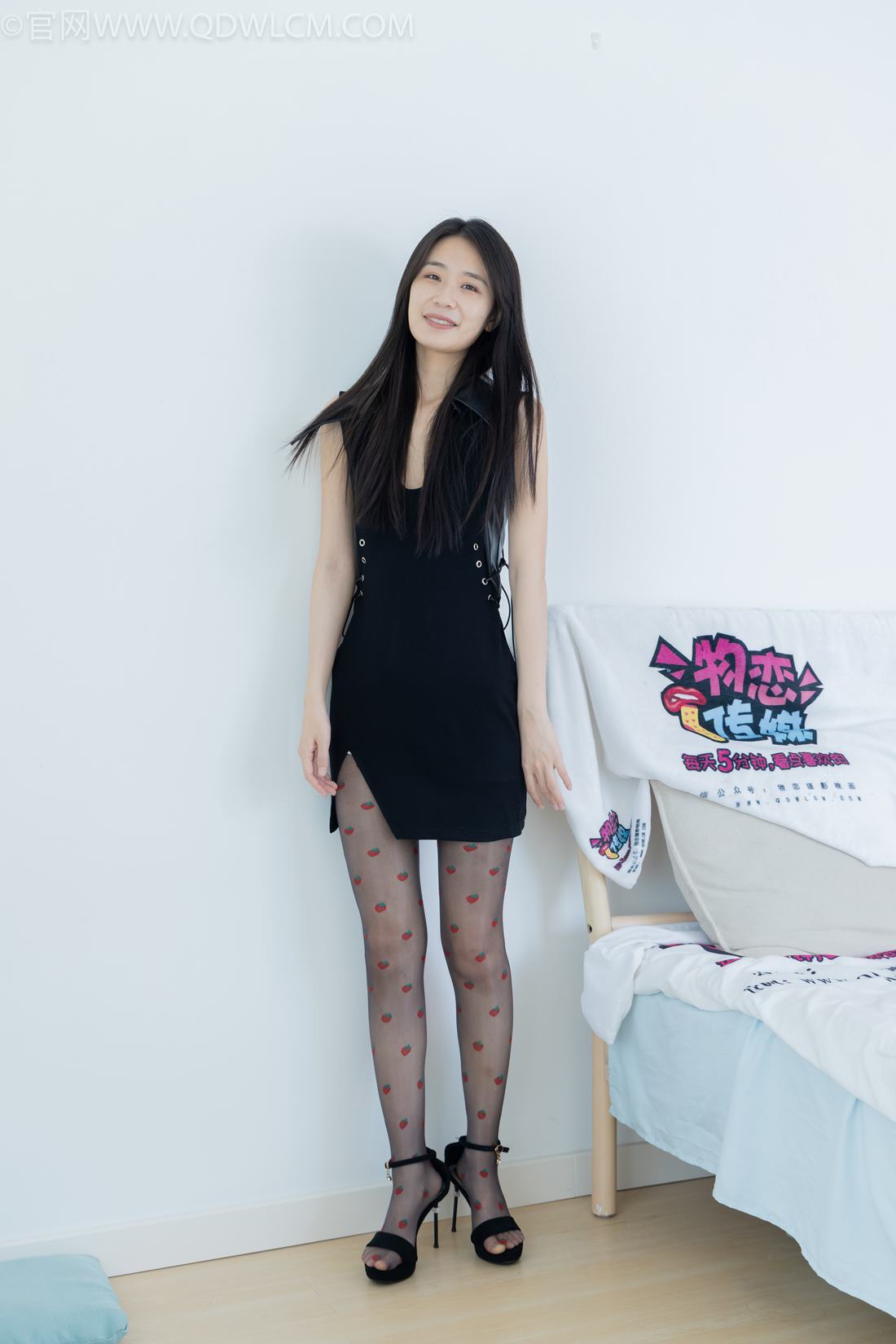 图片[2]-物恋传媒 NO.2100 菜菜-午夜[154P]-萌味圈