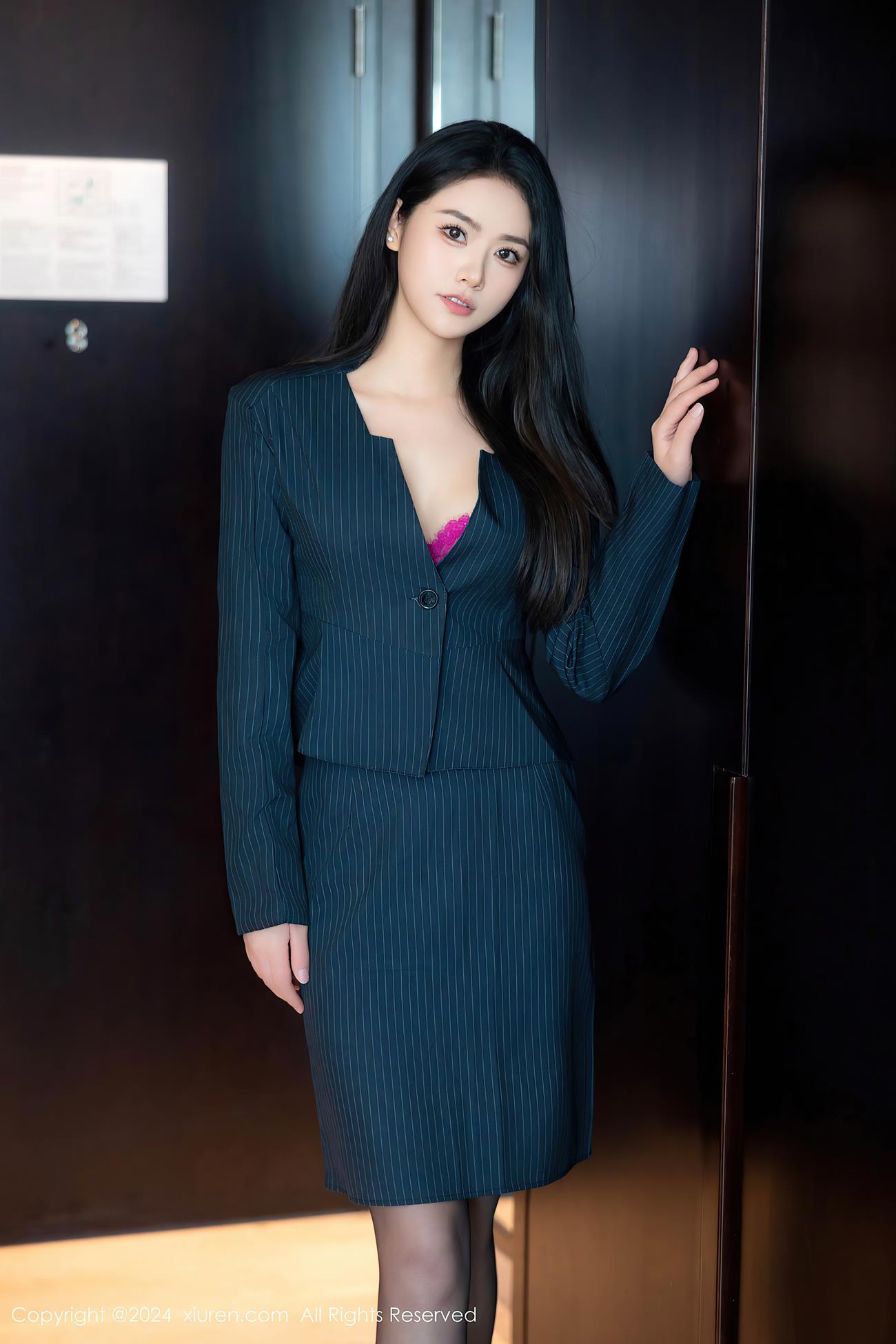 图片[2]-[Xiuren秀人网]2024.12.10 NO.9576 方子萱[30+1P]-萌味圈