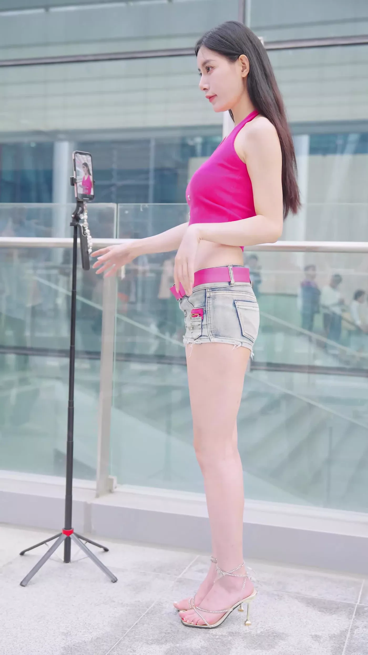图片[2]-NO.0475 2023 广州车展 Racing Model 车模抖音网红随拍23[20P]-萌味圈