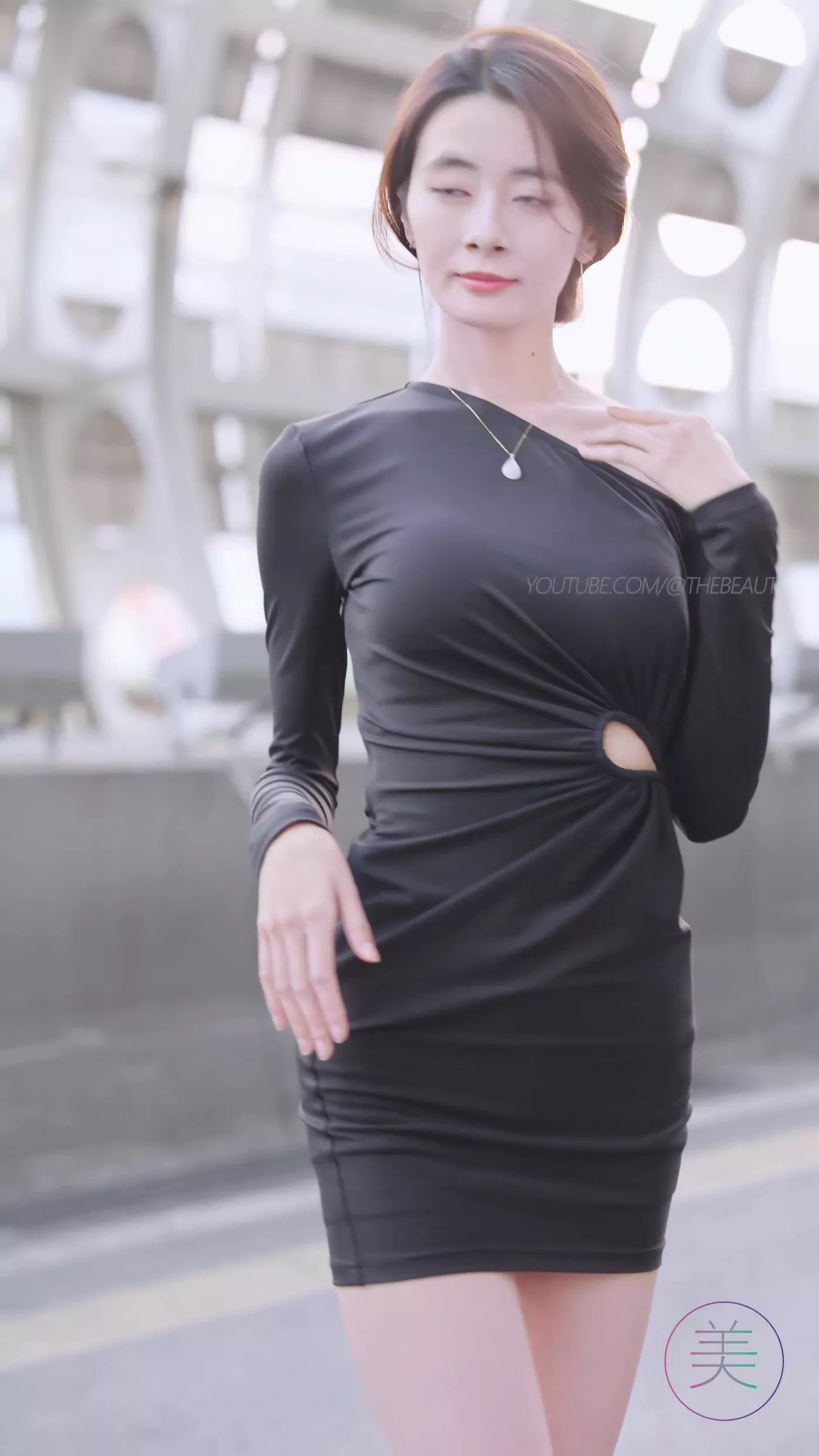 图片[2]-NO.0478 2023 广州车展 Racing Model 车模抖音网红随拍26[20P]-萌味圈
