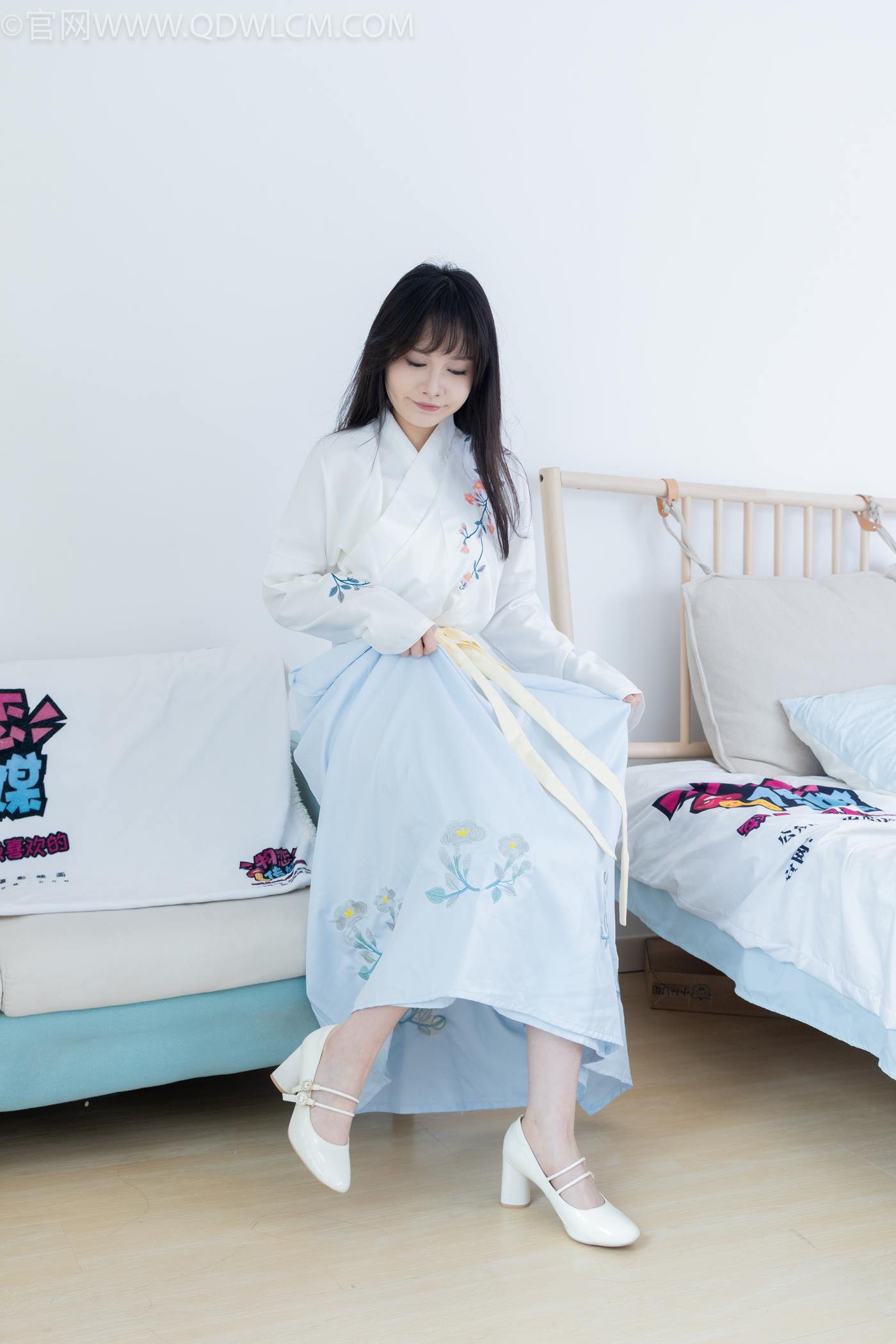 图片[2]-物恋传媒 NO.2270 小酒-高跟鞋、布鞋、白棉足袋、汉服[159P]-舞妖图圈