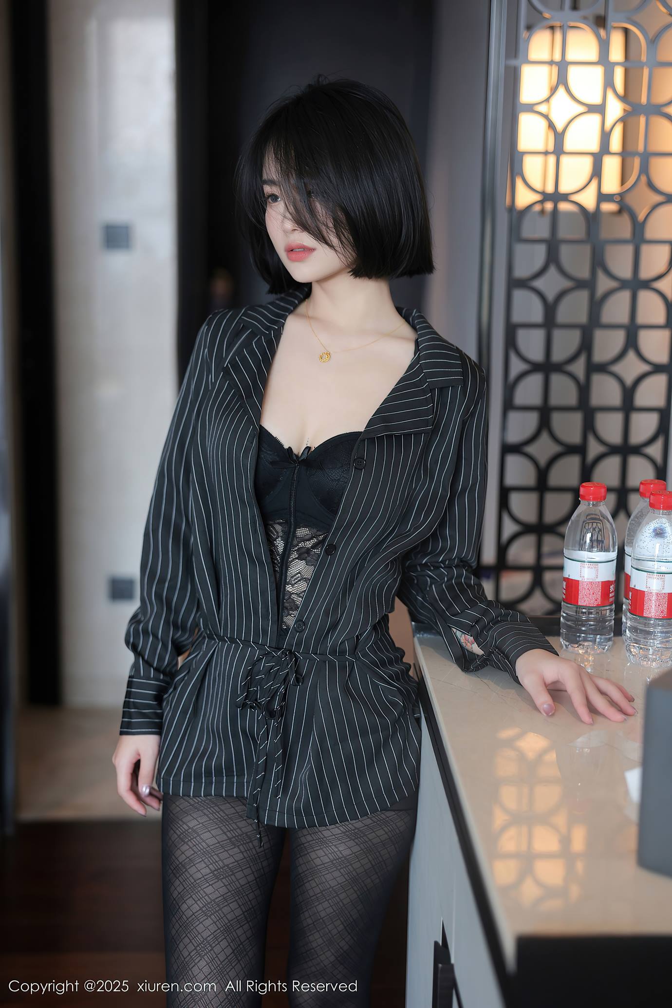 图片[2]-[Xiuren秀人网]2025.03.27 NO.10076 汐子[31+1P]-萌味圈