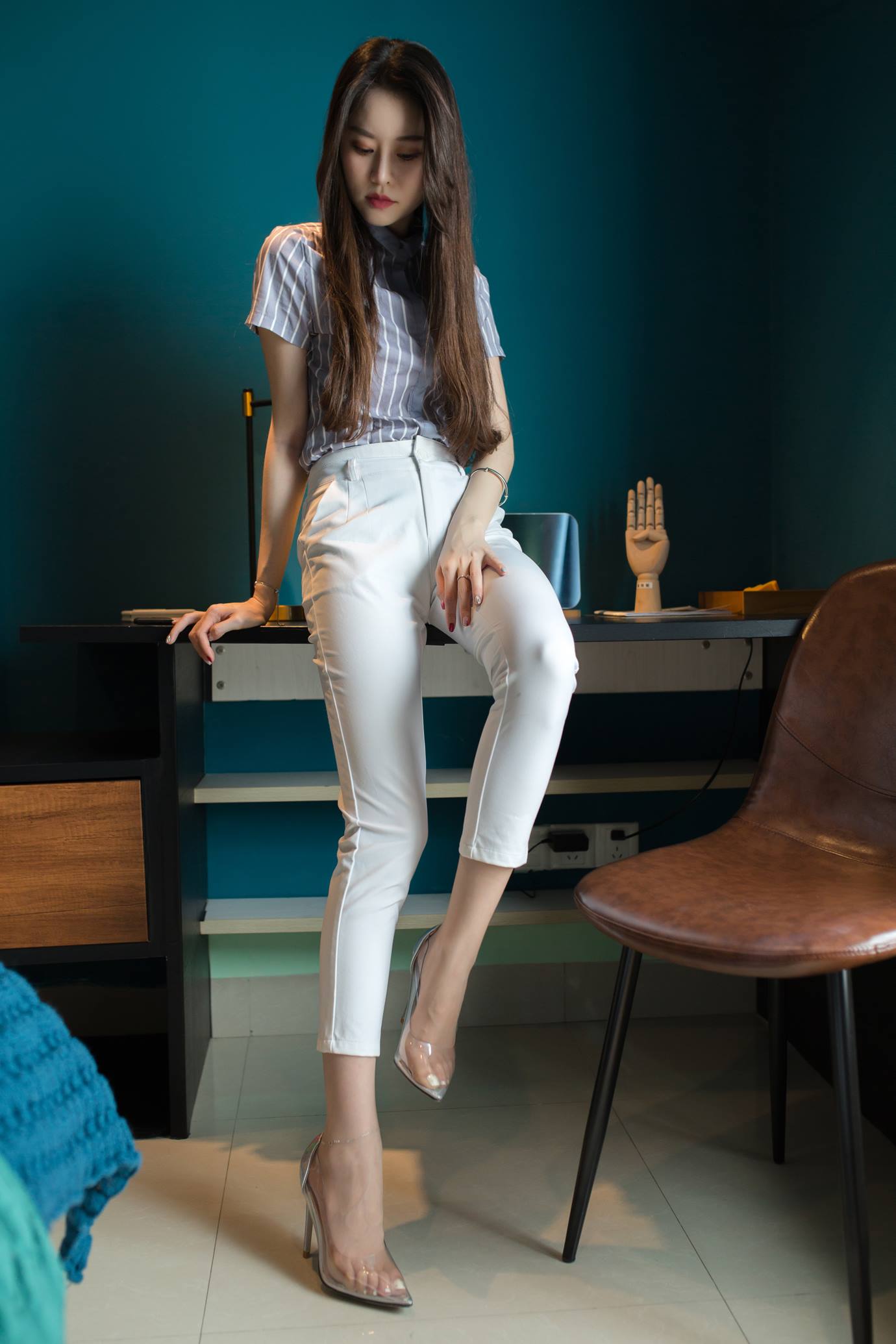 图片[2]-Sia不吃鱼  – OL丝足[92P]-萌味圈