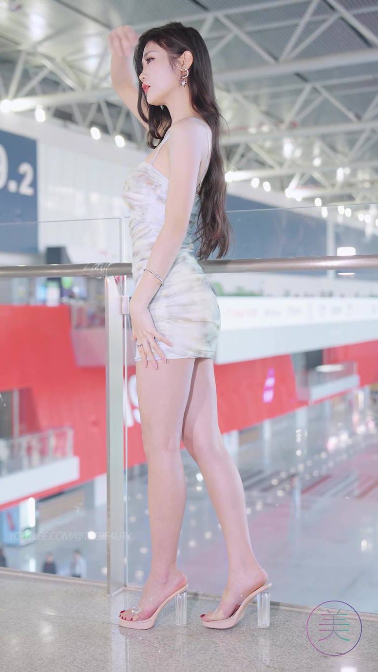 图片[2]-NO.0919 2023 广州车展 Racing Model 车模抖音网红随拍119[20P]-萌味圈