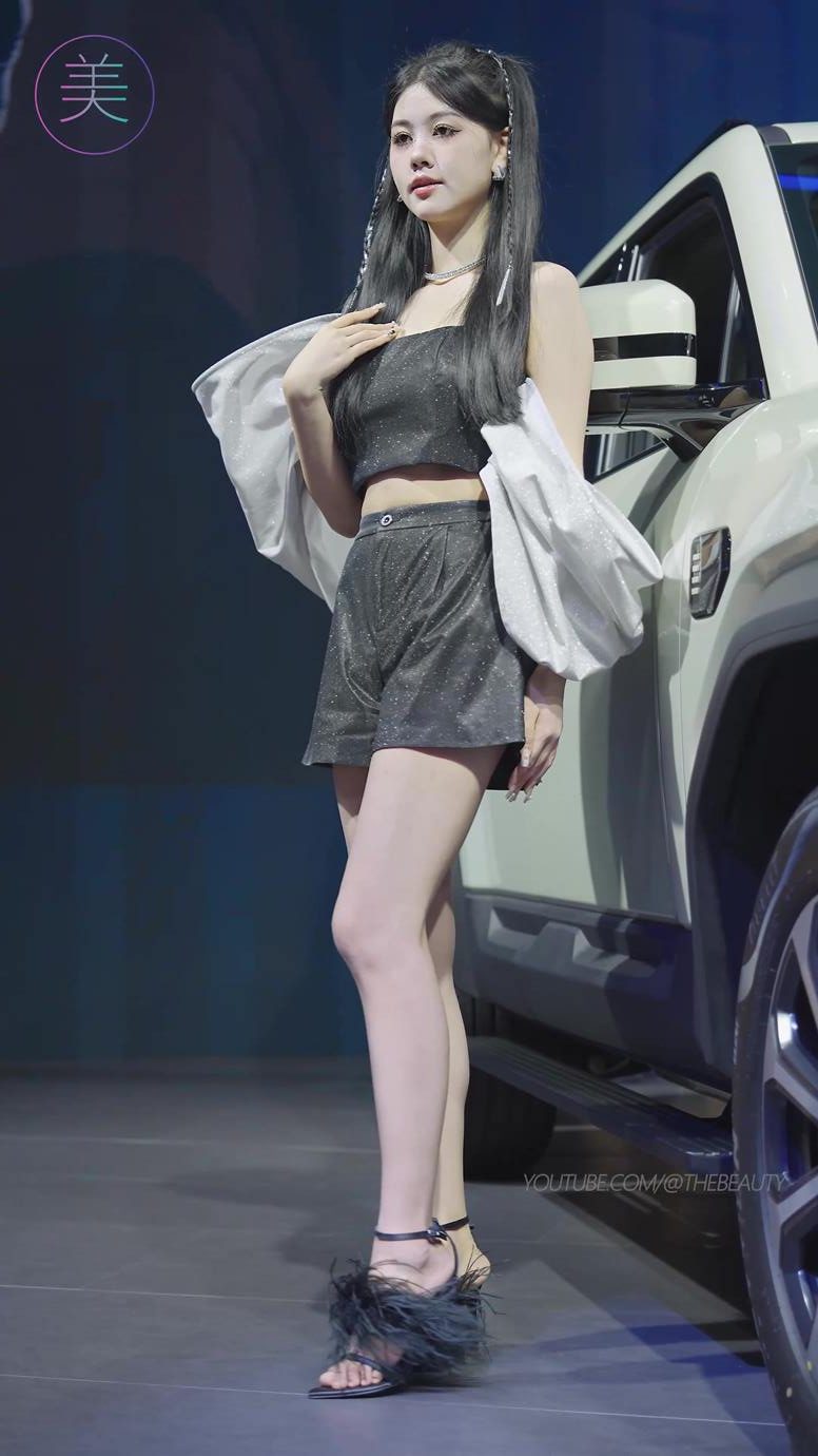 图片[2]-NO.0997 2024 东莞春季车展 Racing Model 车模随拍 Fancam LOOKBOOK 19[20P]-萌味圈