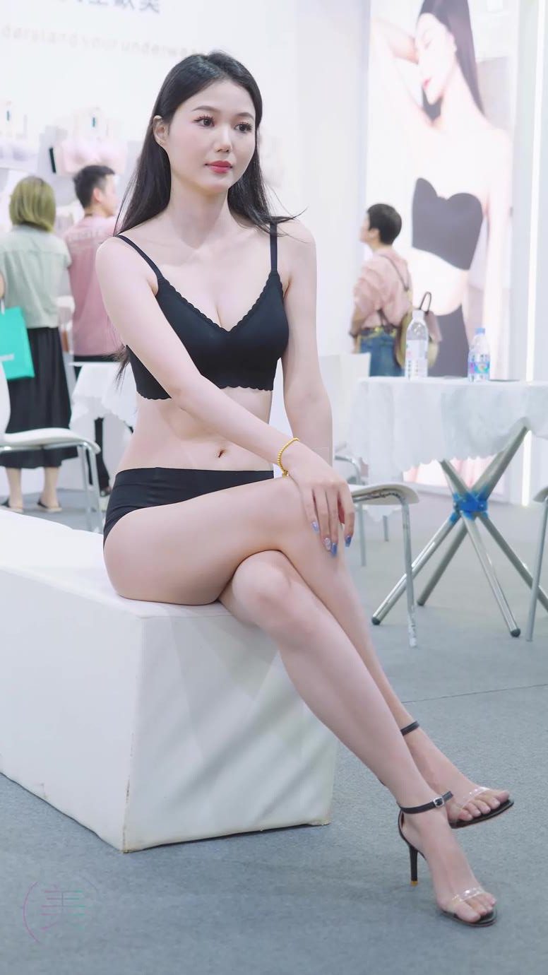 图片[2]-NO.0999 2024 深圳SIUF内衣展 内衣秀 Racing Model 01[20P]-萌味圈
