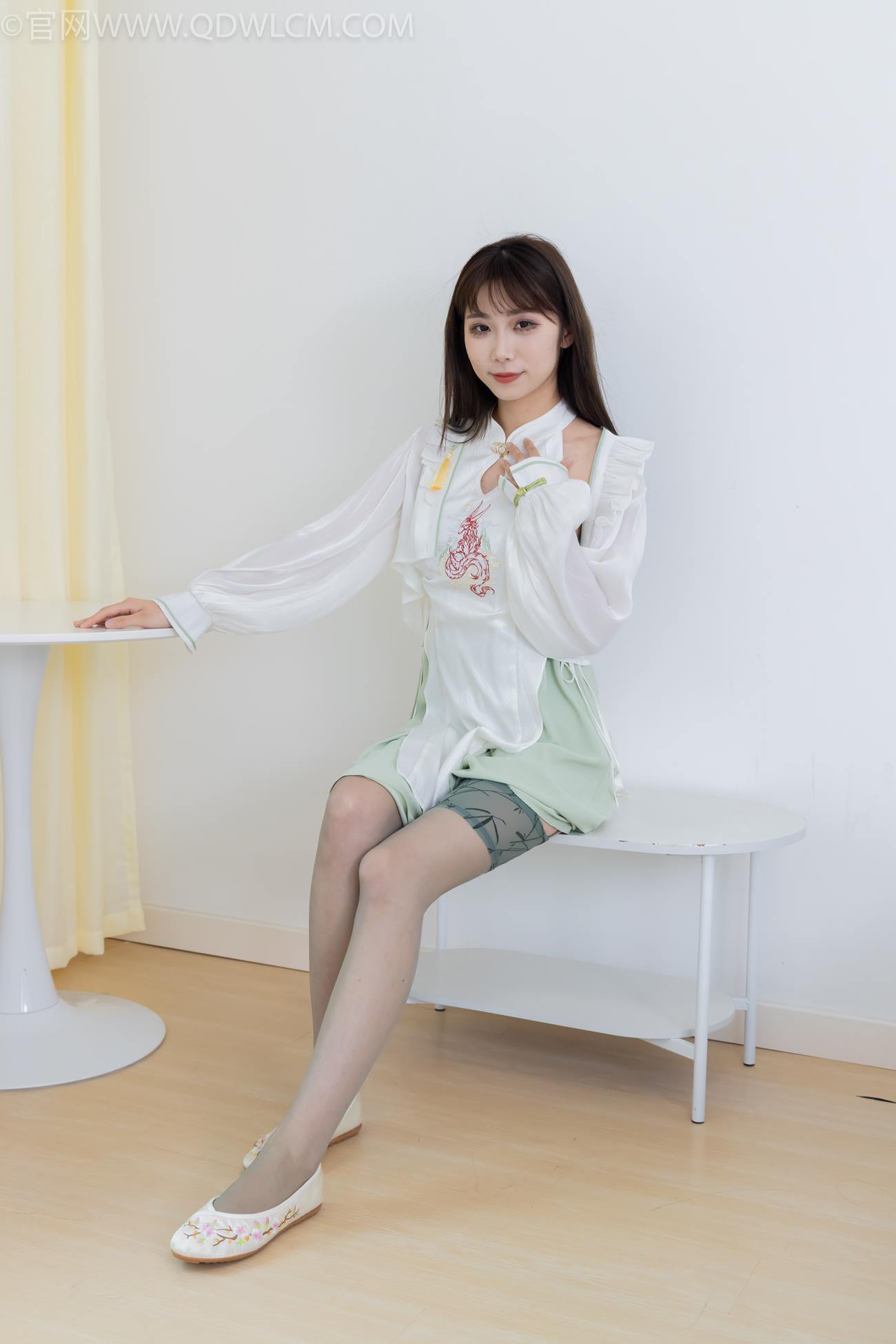 图片[2]-物恋传媒 NO.2323 泡泡-汉服、平底鞋、过膝丝袜[153P]-萌味圈