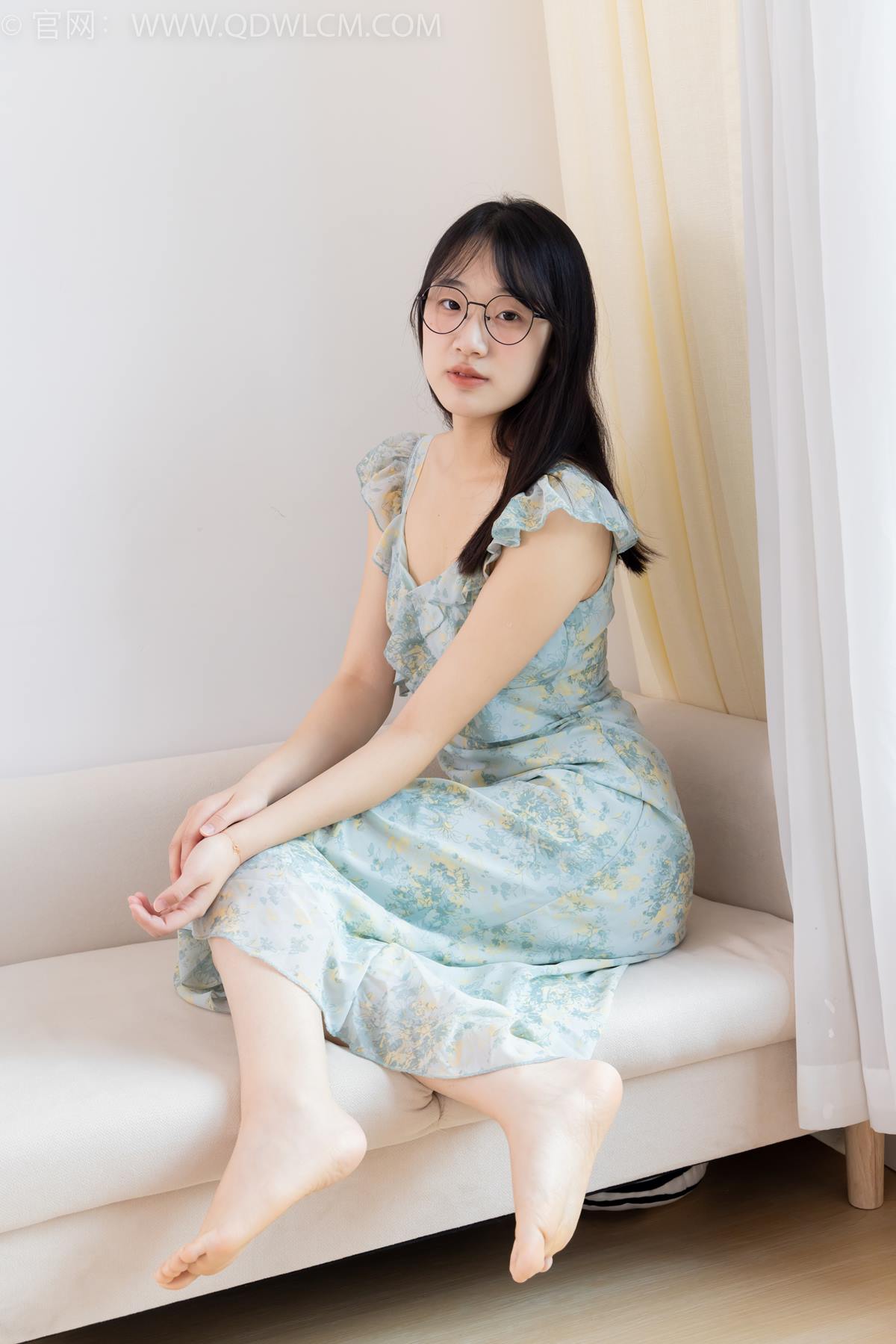 图片[2]-物恋传媒 NO.2350 小椿-高跟鞋、白棉袜、裸足[150P]-萌味圈