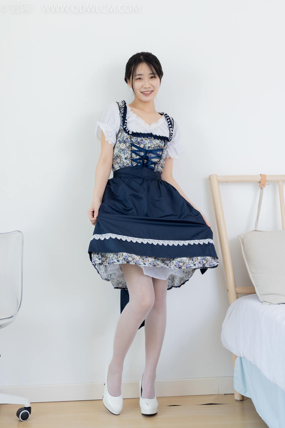 图片[2]-物恋传媒 NO.2365 菜菜-高跟鞋、薄白丝、裸足[104P]-萌味圈