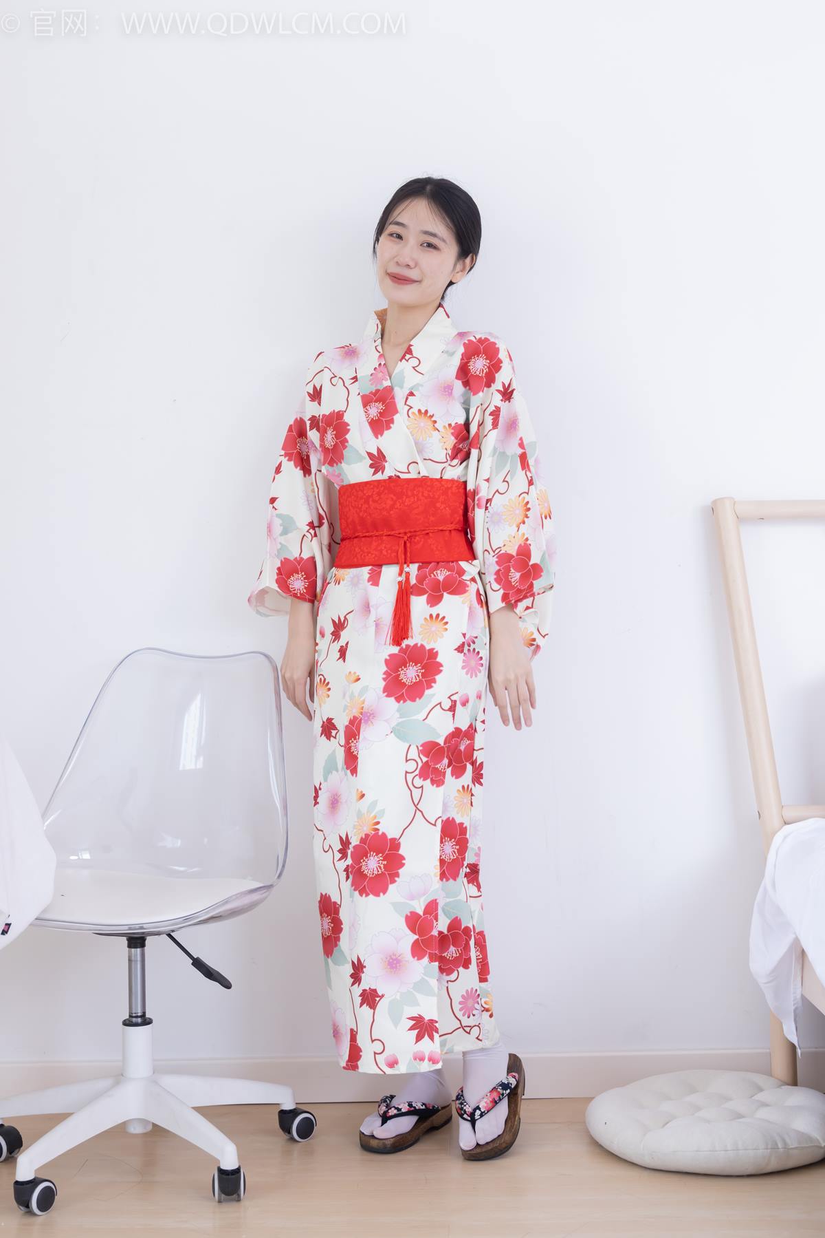 图片[2]-物恋传媒 NO.2385 菜菜-木屐、短白丝、裸足、和服浴衣、裸足[136P]-萌味圈