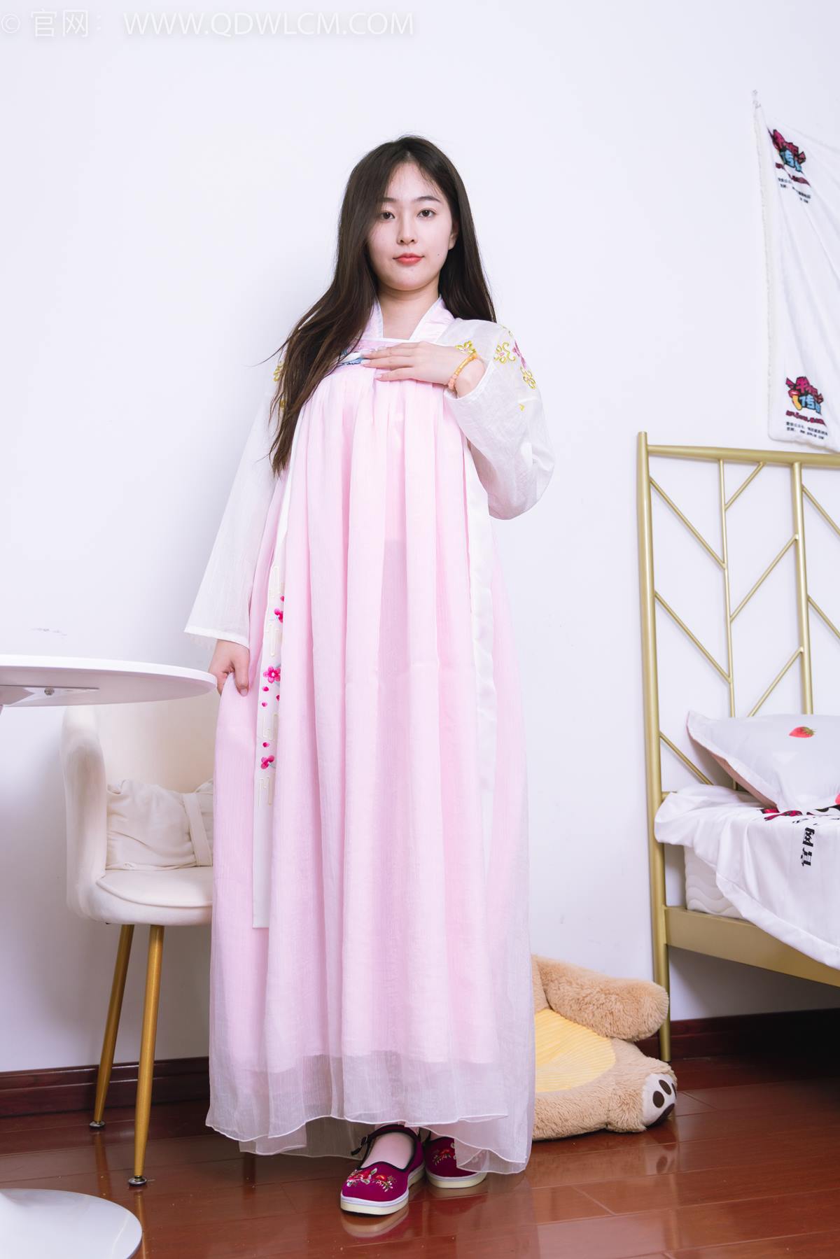 图片[2]-物恋传媒 NO.2397 美兔-汉服、布鞋、粉色棉袜[86P]-萌味圈