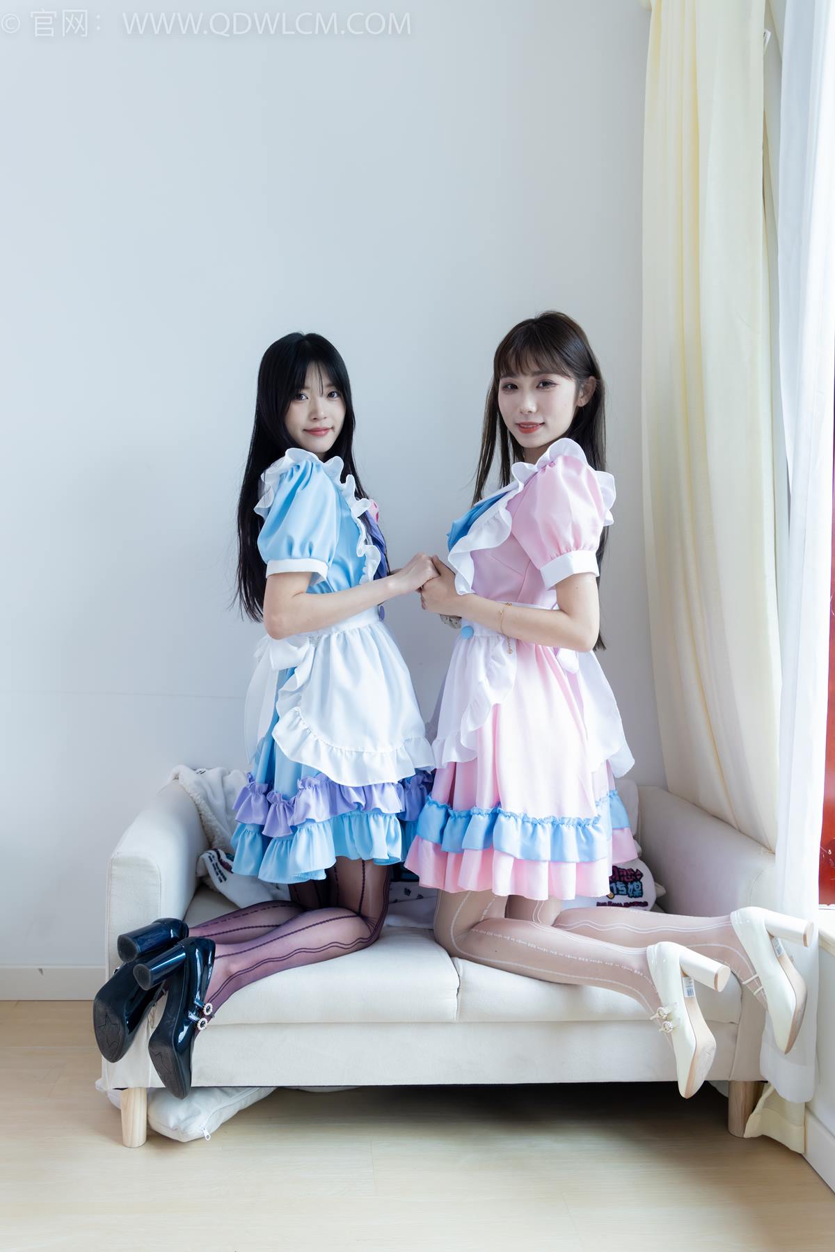 图片[2]-物恋传媒 NO.2400 茯苓&泡泡-高跟鞋、丝袜、互相挠脚心剧情[101P]-萌味圈