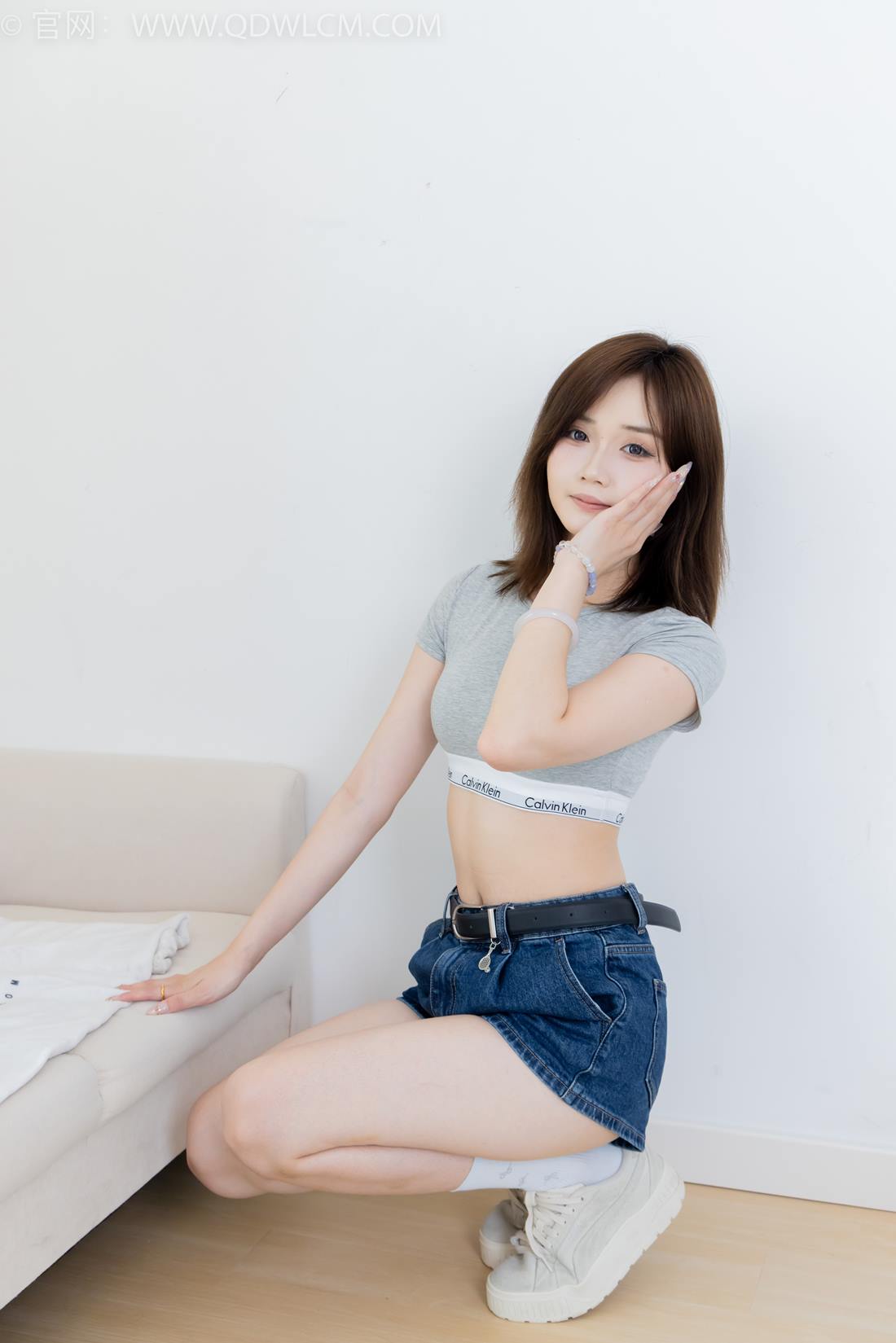 图片[2]-物恋传媒 NO.2404 橙子-帆布鞋、白棉袜、裸足[155P]-萌味圈
