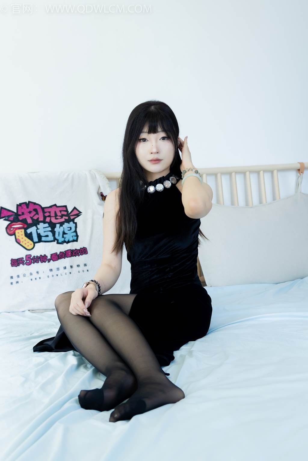 图片[2]-物恋传媒 NO.2453 嘟嘟-三双平底凉鞋、薄黑丝、裸足[212P]-萌味圈