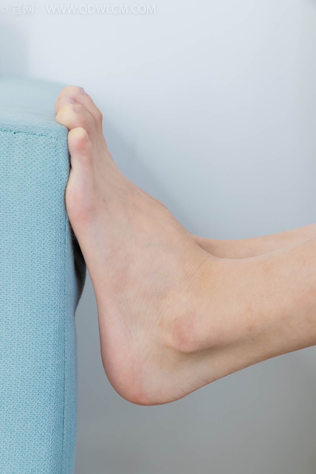 图片[2]-物恋传媒 NO.2455 茯苓-高跟凉鞋、薄黑丝、裸足、兔女郎[140P]-萌味圈