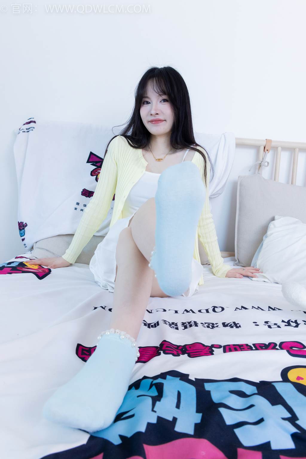 图片[2]-物恋传媒 NO.2457 小酒-平底鞋、浅蓝色短棉袜[123P]-萌味圈