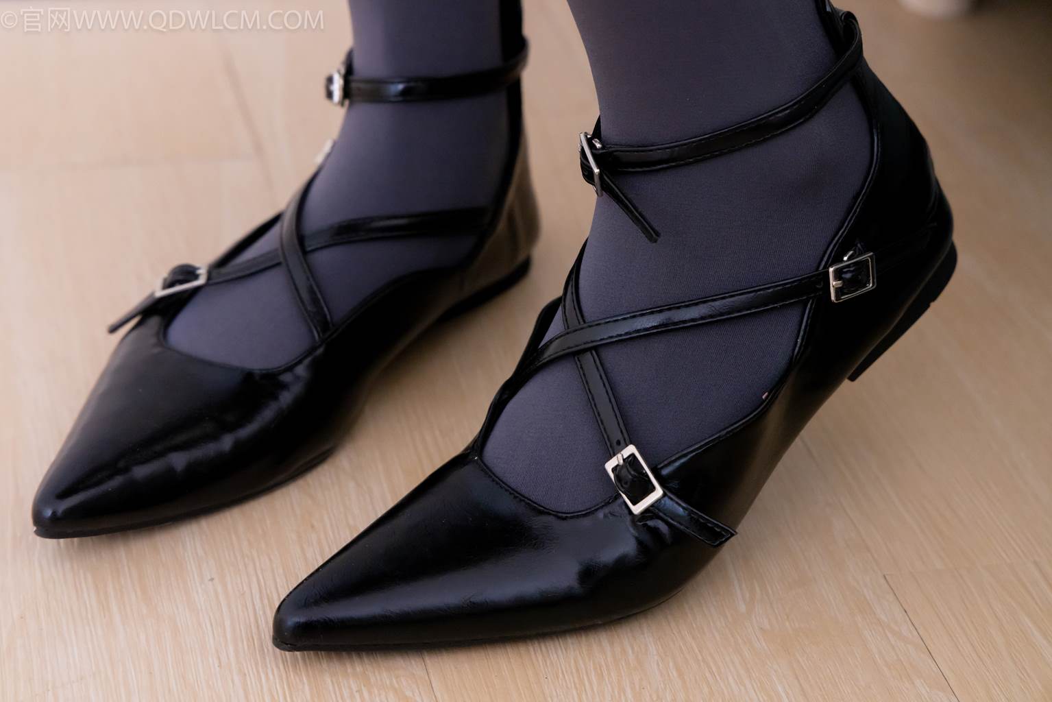 图片[2]-物恋传媒 NO.2487 恬恬-高跟鞋、厚灰丝、老头乐挠脚剧情(1)[65P]-萌味圈