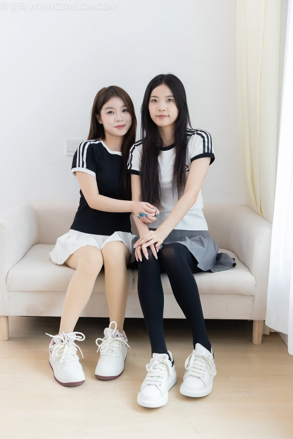 图片[8]-物恋传媒 NO.2498 茯苓&闪闪-两双板鞋、厚黑丝、厚肉丝[160P]-萌味圈