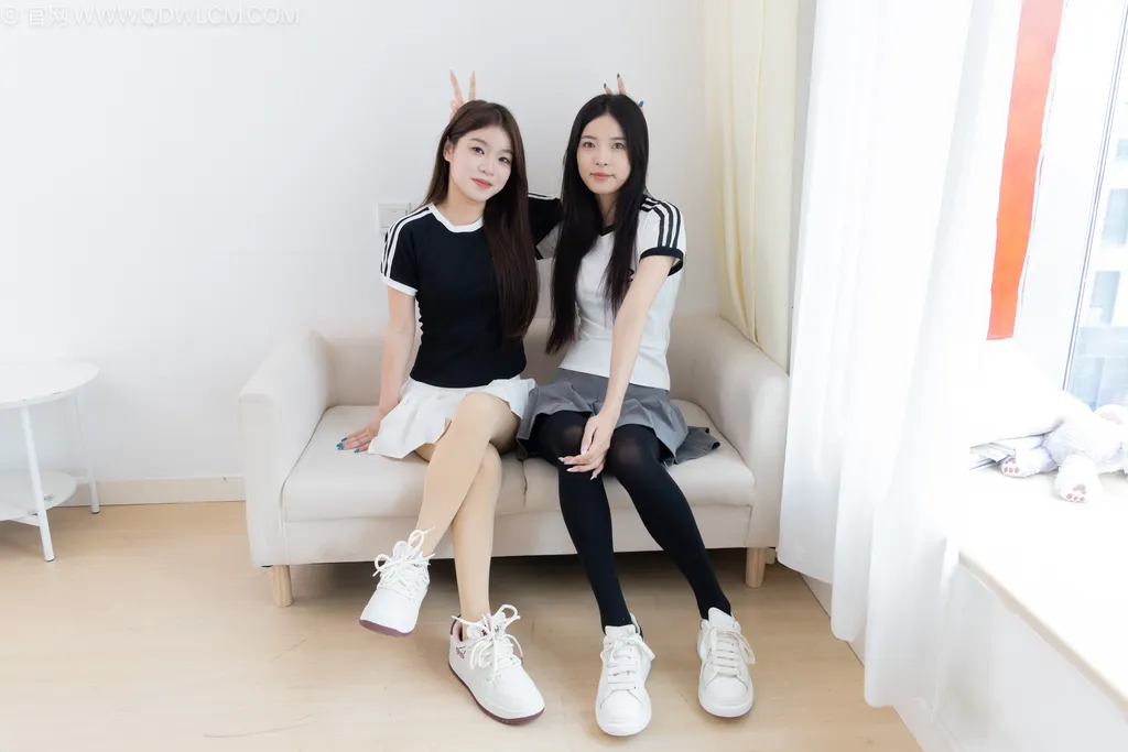 图片[12]-物恋传媒 NO.2498 茯苓&闪闪-两双板鞋、厚黑丝、厚肉丝[160P]-萌味圈