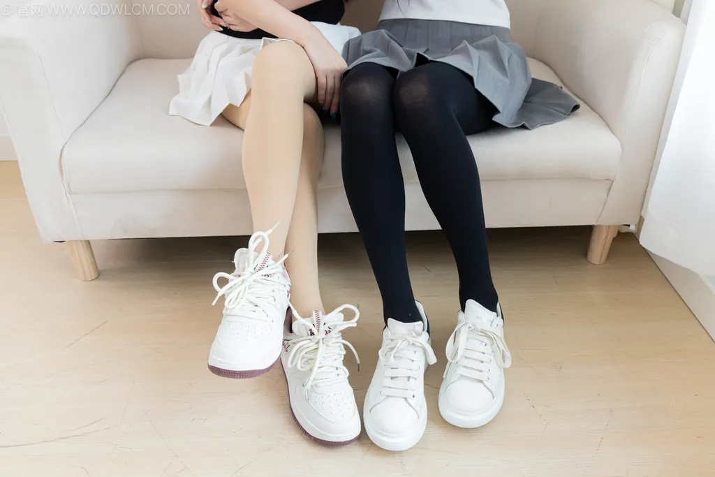 图片[14]-物恋传媒 NO.2498 茯苓&闪闪-两双板鞋、厚黑丝、厚肉丝[160P]-萌味圈
