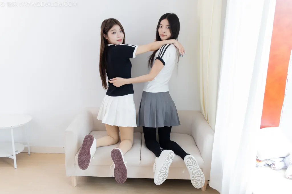 图片[19]-物恋传媒 NO.2498 茯苓&闪闪-两双板鞋、厚黑丝、厚肉丝[160P]-萌味圈