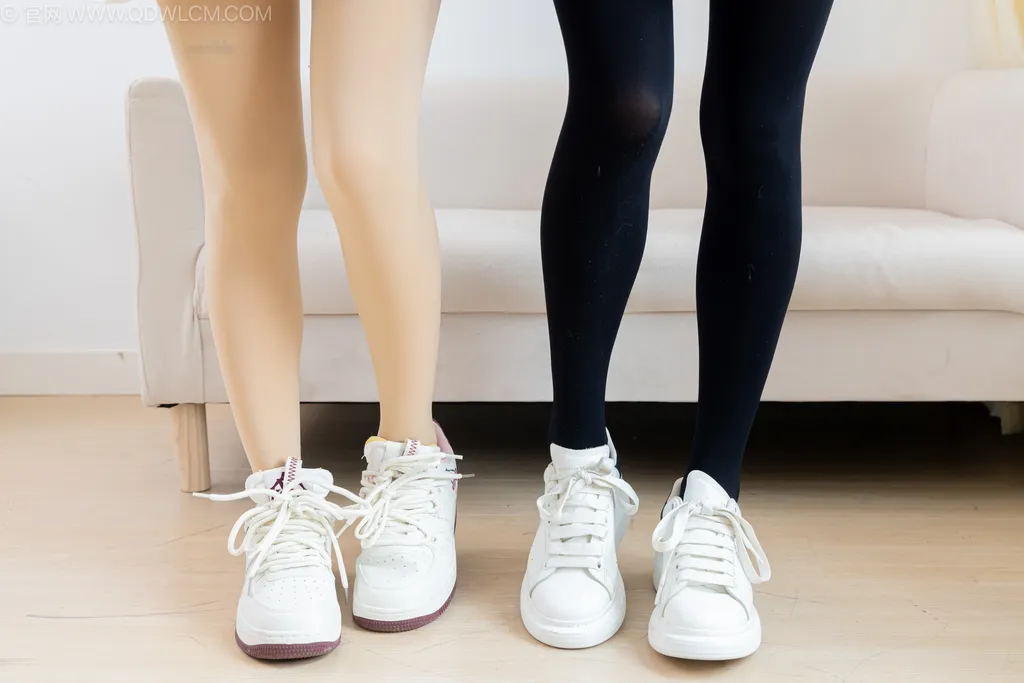 图片[23]-物恋传媒 NO.2498 茯苓&闪闪-两双板鞋、厚黑丝、厚肉丝[160P]-萌味圈