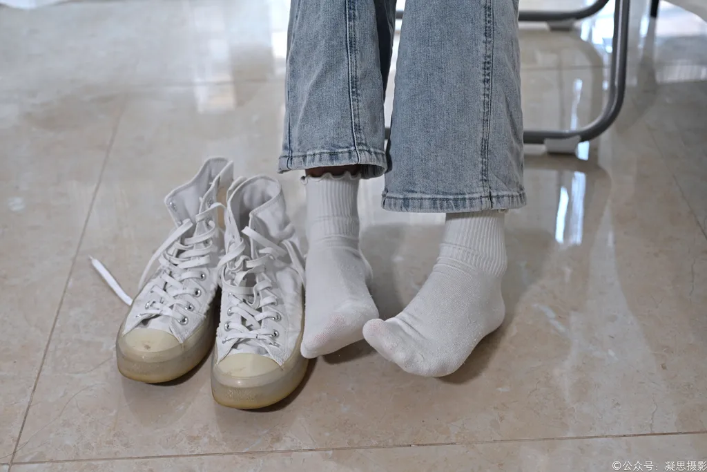 图片[46]-凝思摄影 NO.018 小睿-T恤、短白袜、平底鞋[142P]-萌味圈