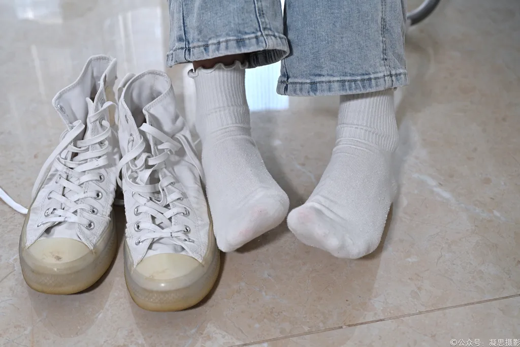 图片[49]-凝思摄影 NO.018 小睿-T恤、短白袜、平底鞋[142P]-萌味圈