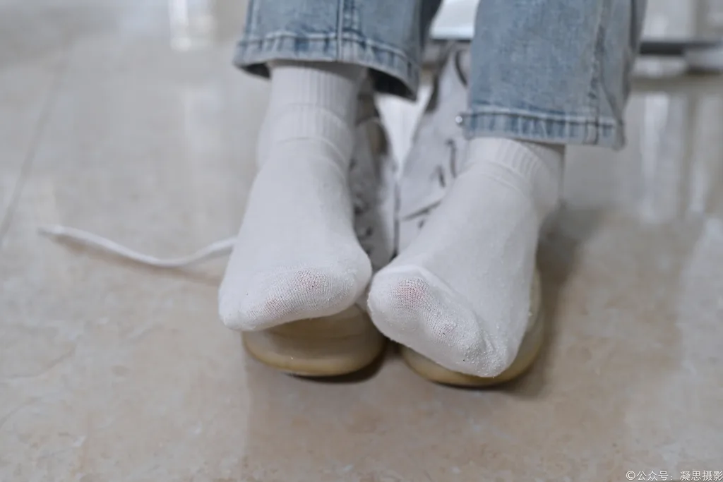 图片[51]-凝思摄影 NO.018 小睿-T恤、短白袜、平底鞋[142P]-萌味圈
