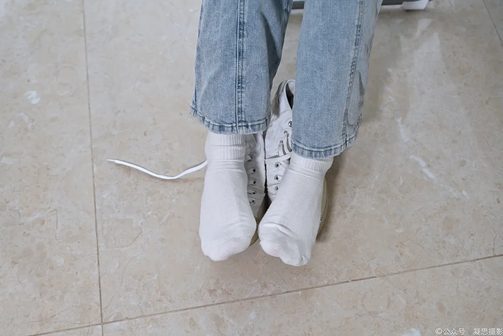 图片[54]-凝思摄影 NO.018 小睿-T恤、短白袜、平底鞋[142P]-萌味圈