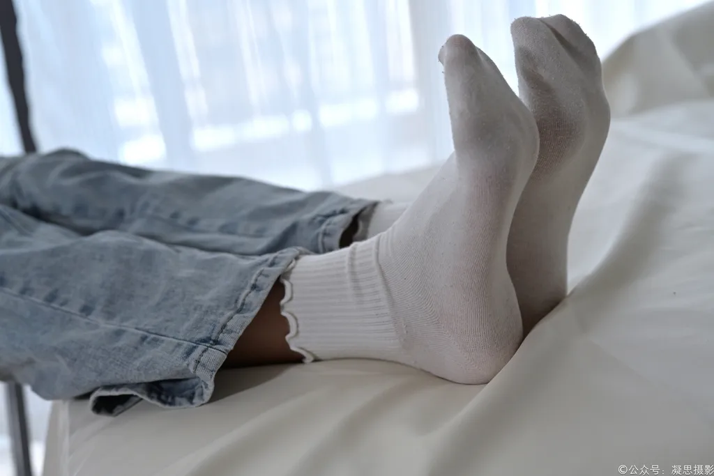 图片[68]-凝思摄影 NO.018 小睿-T恤、短白袜、平底鞋[142P]-萌味圈