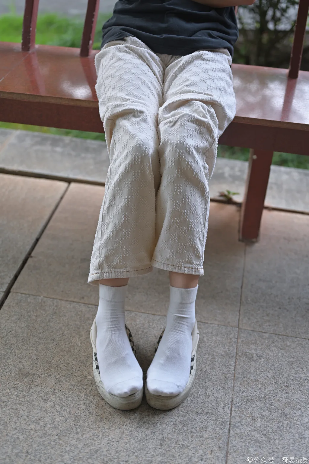 图片[2]-凝思摄影 NO.031 小睿-T恤、短白袜、平底鞋[129P]-萌味圈